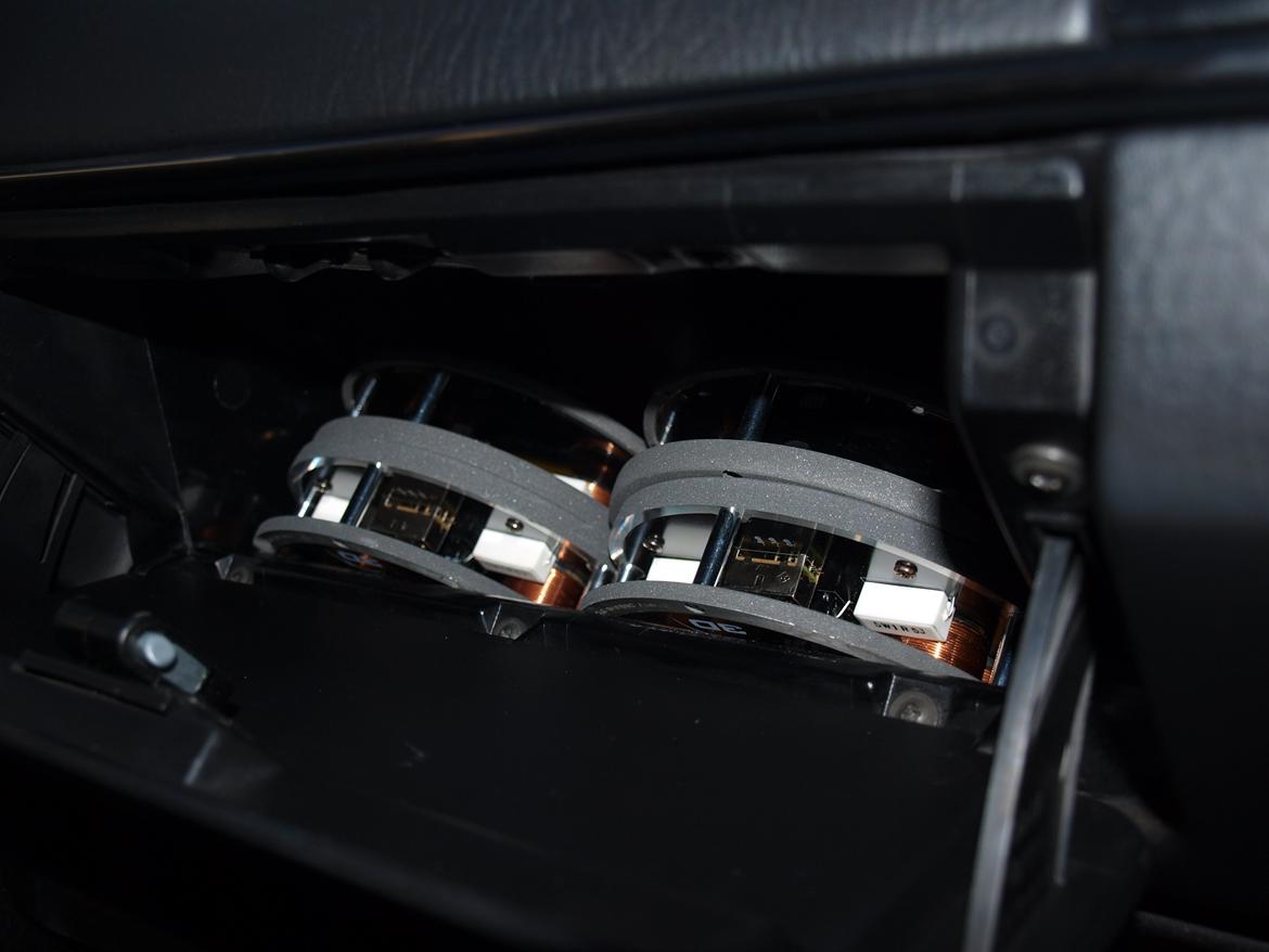 Bilstereo VIBE Space SQ / VW Golf GTI 91' billede 15