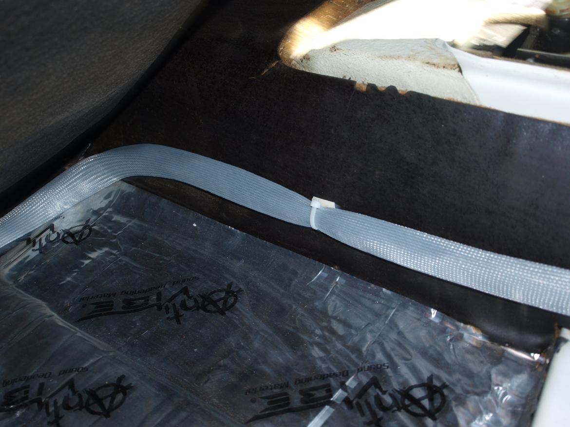 Bilstereo VIBE Space SQ / VW Golf GTI 91' billede 32