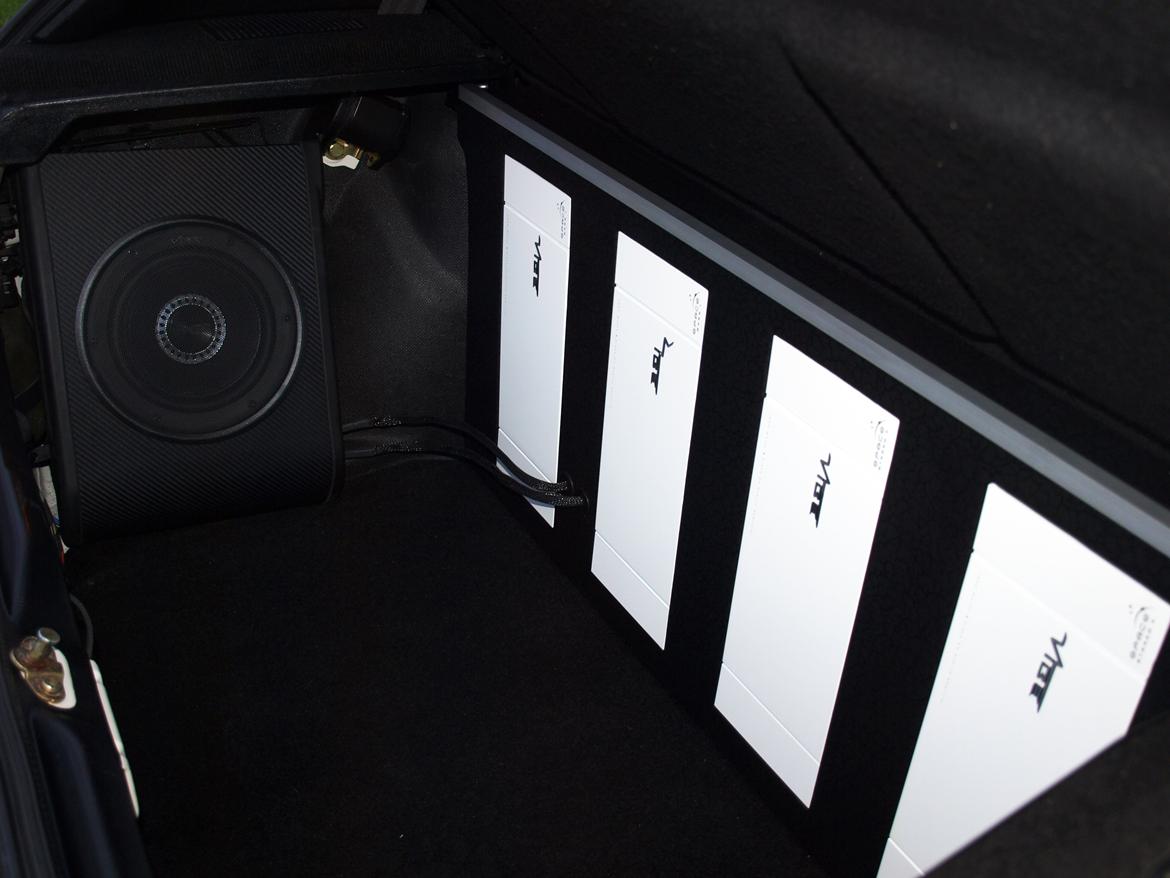 Bilstereo VIBE Space SQ / VW Golf GTI 91' billede 1