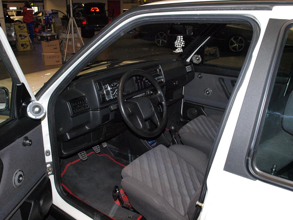 Bilstereo VIBE Space SQ / VW Golf GTI 91' billede 10