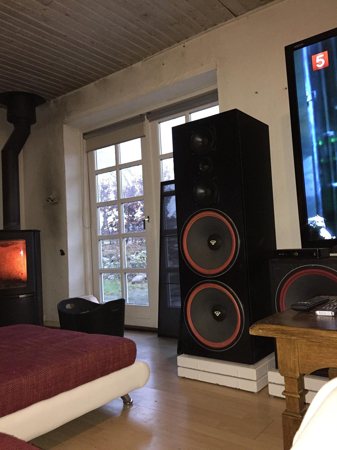 Musikanlæg Cerwin-Vega! I den lille stue billede 4