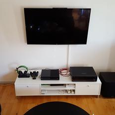 Musikanlæg b&w og harman kardon (gammelt/solgt)