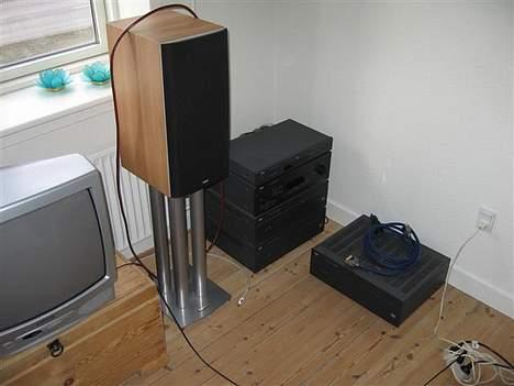 Hjemmebiograf B&W Setup - Her er strøm og effekt nok til at kunne starte en Dronningborg mejetærsker.! billede 5