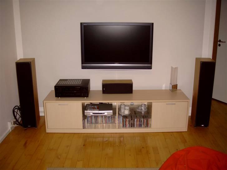 Hjemmebiograf Denon og B&W - Denon DVD til rep derfor den anden dvd afspiller Sub kabel skal trækkes over loft og til sub. billede 1