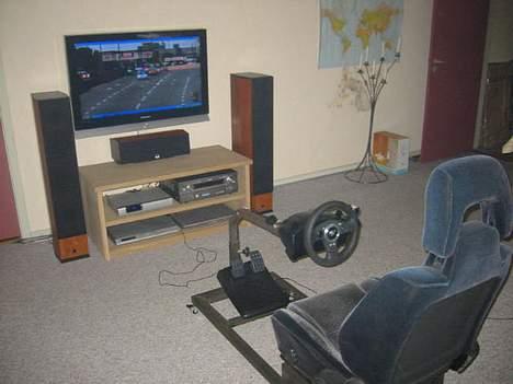 Hjemmebiograf Yamaha/Dali - Hjemmelavet racerstol til når man hygger sig lidt med at spille billede 2