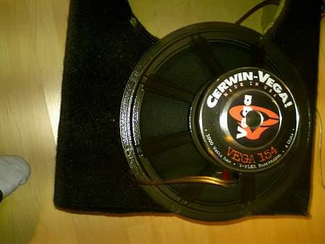 Bilstereo Cerwin-Vega - "DYRET" fra oven billede 6