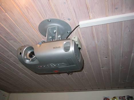 Hjemmebiograf 79" tv - gammelt  - Epson EMP 82  :D billede 2