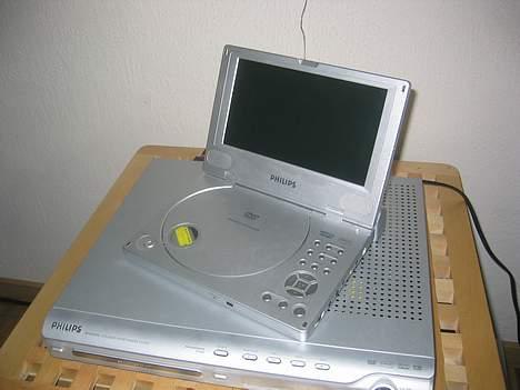 Hjemmebiograf 79" tv - gammelt  - Min Philips portable dvd afspiller :D billede 3