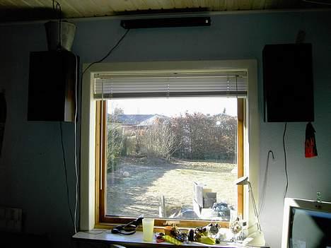 Musikanlæg anlæg - lidt svært at se men her hænger min pioneer cs-210 billede 13