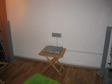 Hjemmebiograf 79" tv - gammelt  - Så fik jeg sat Kabel bakker op :D billede 4