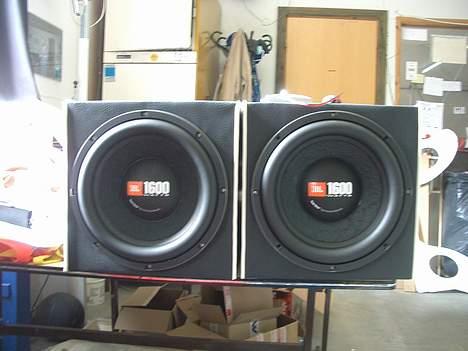 Bilstereo Jbl/alpine i Puggen - RIP - Twins :D Begge kasser er Done og ready to go. billede 6