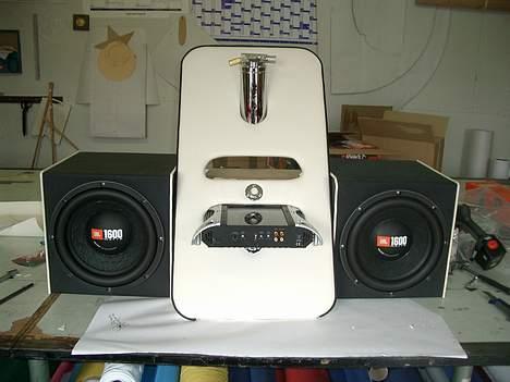 Bilstereo Jbl/alpine i Puggen - RIP - En lille prøve for at se hvordan det så ud sammen. billede 12