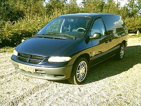 Bilstereo Chrysler Grand Vouager  - Bilen som den ser ud udefra, ikke det helt vilde bortset fra 18" krom og diskret sidepibe billede 11