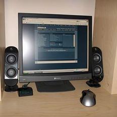 Computeranlæg Logitech + Creative