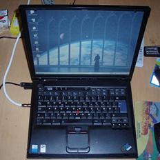 Hjemmebiograf AVR 2550