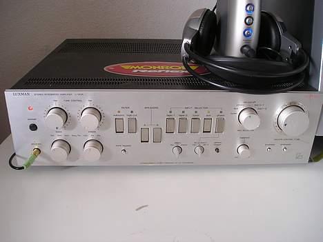 Computeranlæg Mit dejlige anlæg ! :D - Front af forstærker! (som i nok kan se :P) billede 4