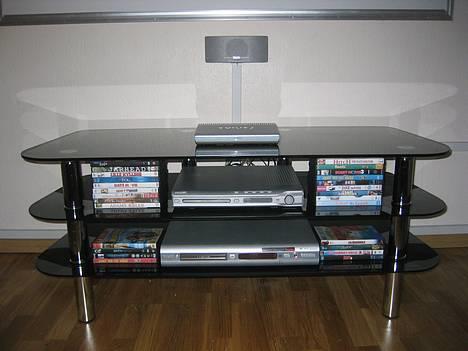 Hjemmebiograf 79" tv - gammelt  - tv-bord tæt på :D  billede 6