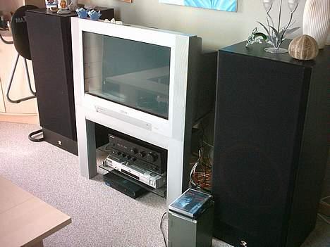Musikanlæg Minirockeren's anlæg;D - Mit tv, og mine 2*1000watts højtalere billede 1