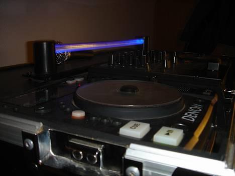 Diskoteksanlæg DJ udstyr + lille mobilt billede 8