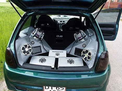 Bilstereo Corsa B "Miss B" anlæg billede 1