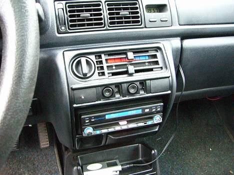 Bilstereo Ford Fiesta billede 2