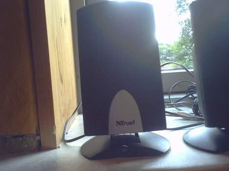 Computeranlæg trust home theatre system - en satelit, jah de ligner jo hinanden billede 6