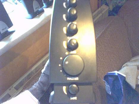 Computeranlæg trust home theatre system - forstærkeren forfra billede 10