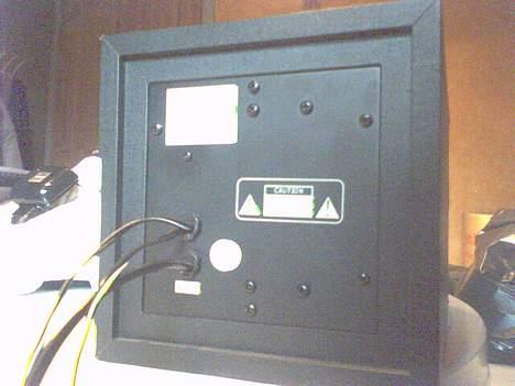 Computeranlæg trust home theatre system - subwooferen bagfra billede 18