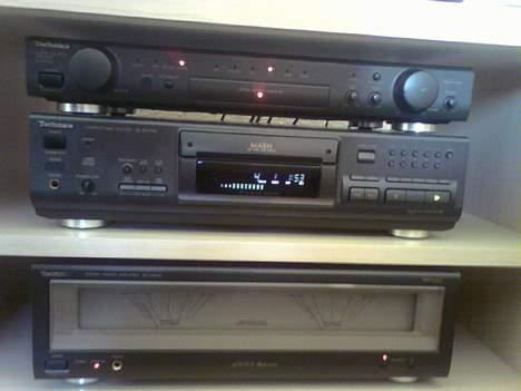Musikanlæg Technics, Dali Ikon (Gml) - Min dejlige trofaste forstærker der blev købt for mine konfirmationspenge billede 1
