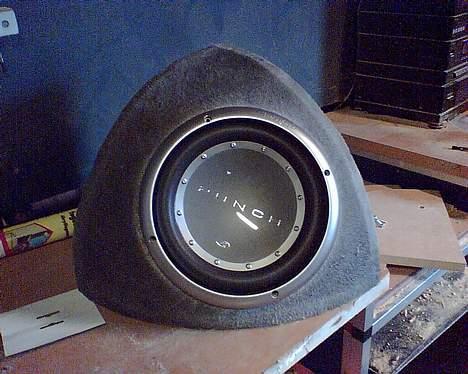 Bilstereo 405 RF - Pioneer - Første prøvemontering af sub. Og den passer! FEDT! billede 10