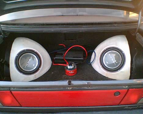 Bilstereo 405 RF - Pioneer - Så kunne man endelig høre kabinetterne i aktion. Lyder ikke ringe. Ingen raslelyde fra kabinetterne. billede 12