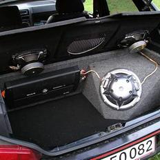 Bilstereo Alien anlæg i 106-Rallye