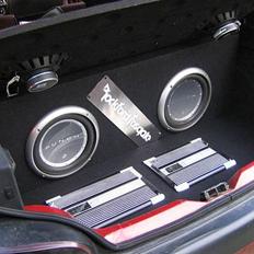 Bilstereo Saxo