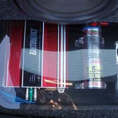 Bilstereo Earthquake/boxter bilster