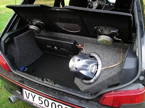 Bilstereo Alien anlæg i 106-Rallye billede 2