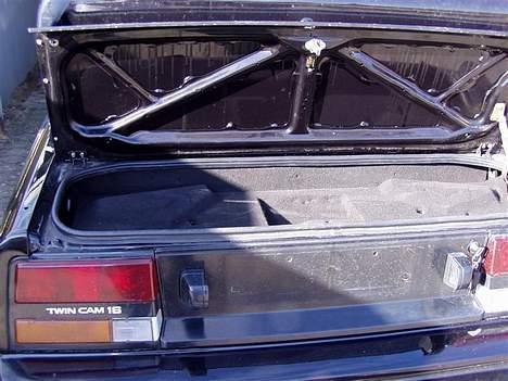 Bilstereo Toyota MR2 Targa - Bagagerum m. plads til de 2 Yellowtop, Monoblok og Powerbank. billede 5
