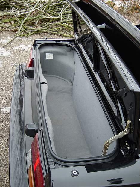 Bilstereo Toyota MR2 Targa - Bagerste bagagerum, for at give en fornemmelse af hvor lidt plads der egentlig er at gøre godt med, når man laver ICE i MR2. Luftfilter flyttet til motorrum, for at få mere plads. billede 20