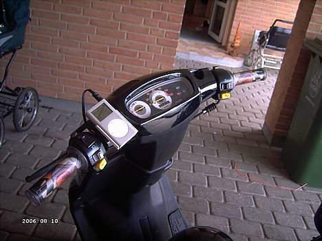 Scooterstereo Anlæg i Tornado # Solgt # - Styret med ipoden. billede 6