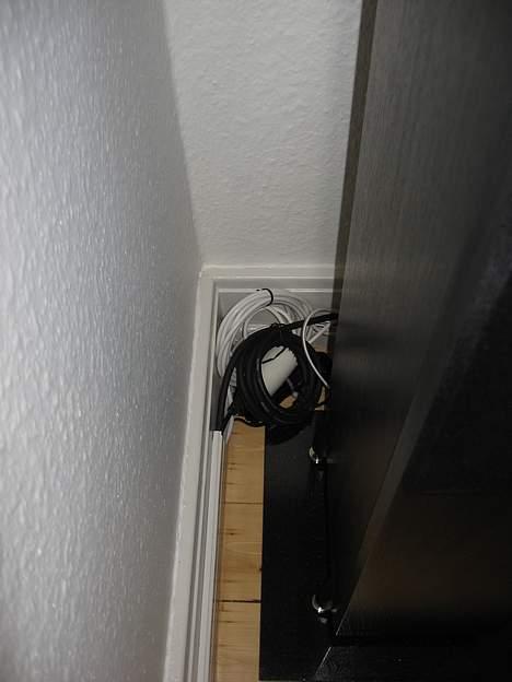 Hjemmebiograf LPH's Hjemmebio (Low End) - vidste ik helt hvor jeg skulle gøre af de overskydene meter kabel så det blev denne løsning billede 13