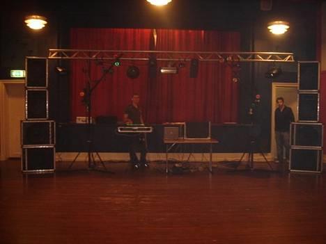Diskoteksanlæg DJ udstyr + lille mobilt billede 17