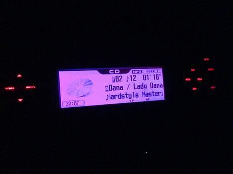 Bilstereo Anlæg med 1400w 10" sub - Der er alle regnbuens farver. Kan vælge hvilken som helst farve jeg vil have. :-D billede 6