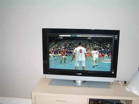 Hjemmebiograf h/k monitor audio - mit nye fjernsyn 37" lcd billede 4