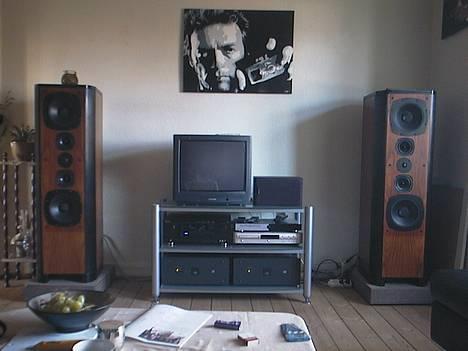 Musikanlæg Sherwood, NAD, Dali - Tja, noget af det er skiftet ud siden billedet var taget. Kommer flere billeder. billede 1