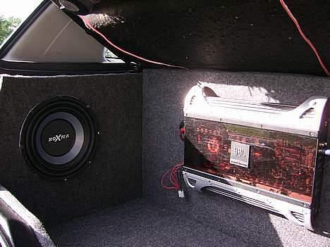 Bilstereo JBL\Alpine(Solgt) - Det helle skrået for. billede 2