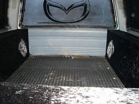 Bilstereo anlæg i mazda 323 billede 5