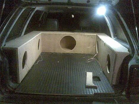 Bilstereo anlæg i mazda 323 billede 7