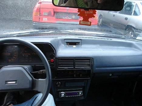 Bilstereo anlæg i mazda 323 billede 10