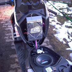 Scooterstereo Peugout Speedfight 2 anlæ