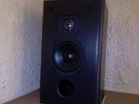 Musikanlæg yamaha, jbl - venstre bag  .set fra den ene side  billede 11