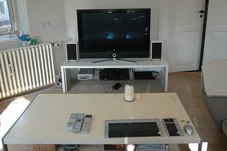 Hjemmebiograf Loewe mediacenter - i front billede 2